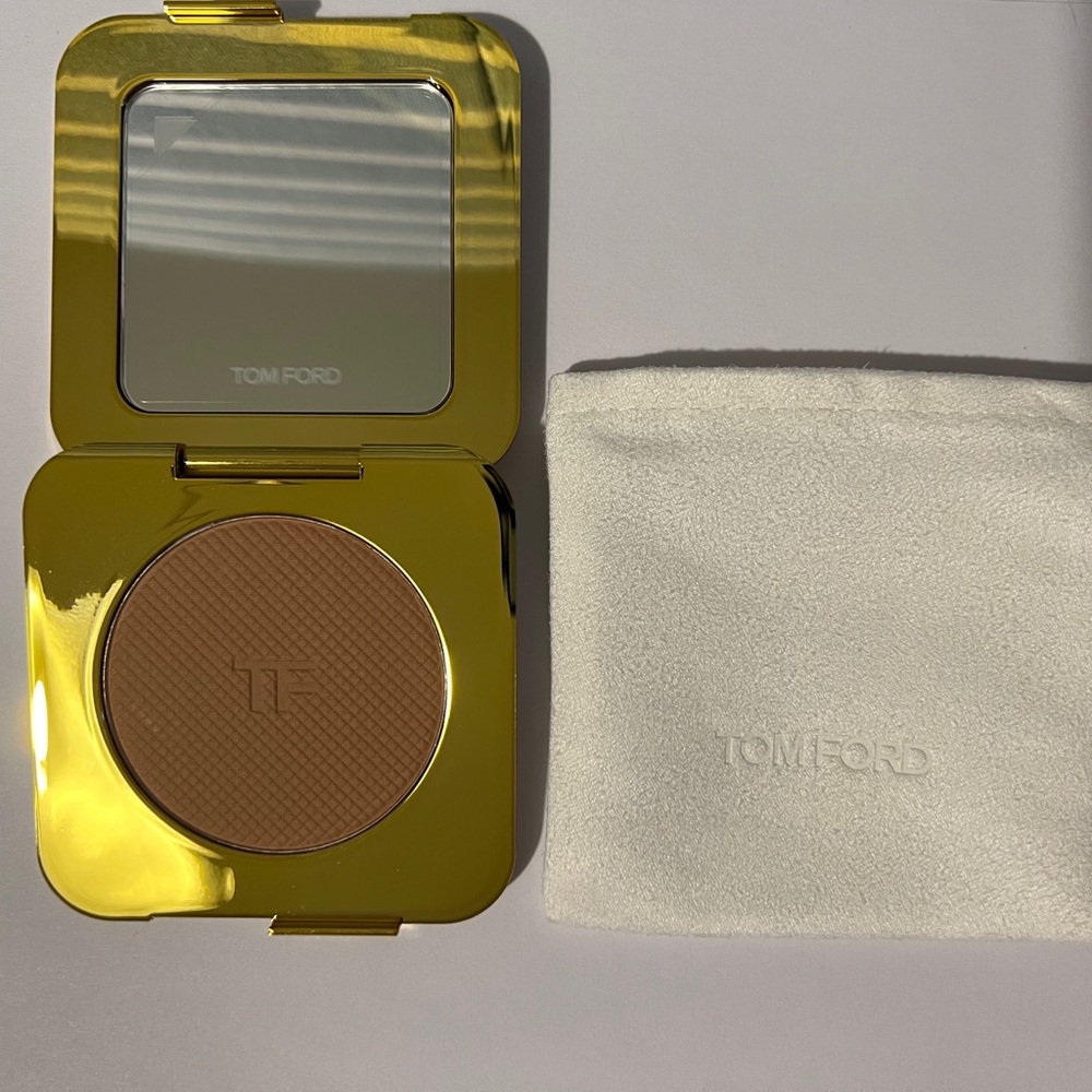 Tom Ford Soleil Glow Bronzer — Terra - Picture 2 of 5